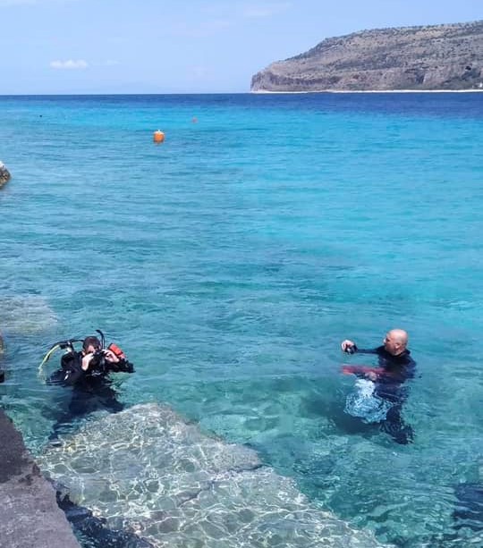 υοβρύχιος καθαρισμός Λιμένι (2)