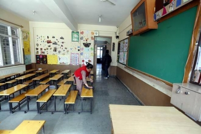 ΣΥΡΙΖΑ:&quot;Άμεση θωράκιση της σχολικής κοινότητας και των σχολείων&quot;
