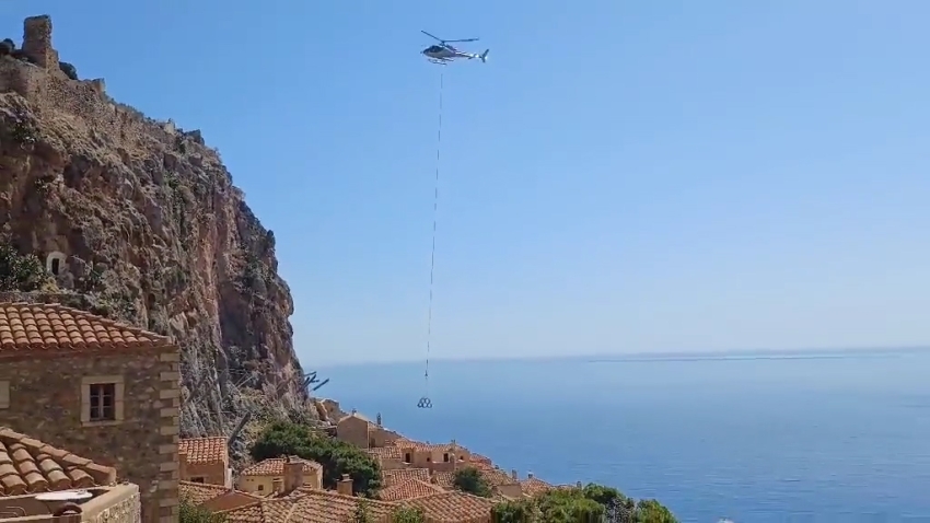 Με ελικόπτερα η στήριξη βραχωδών πρανών του Κάστρου Μονεμβασίας(video)