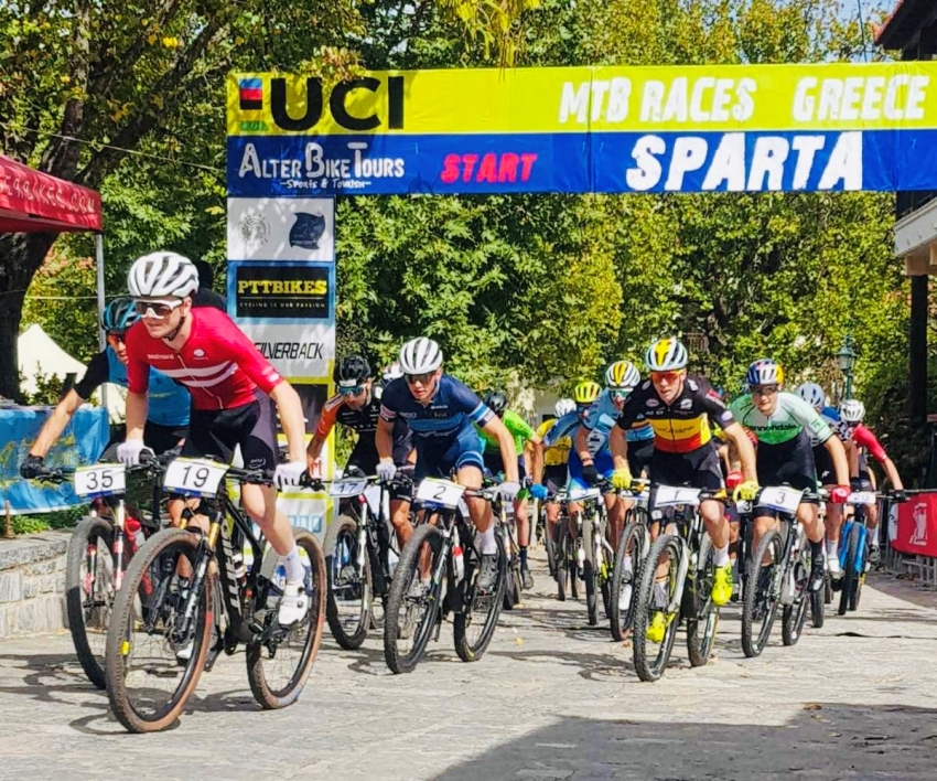 Με την συμμετοχή ποδηλάτων από 16 χώρες, ολοκληρώθηκαν την Κυριακή 9/10 οι Διεθνείς Ποδηλατικοί Αγώνες στις Καρυές.