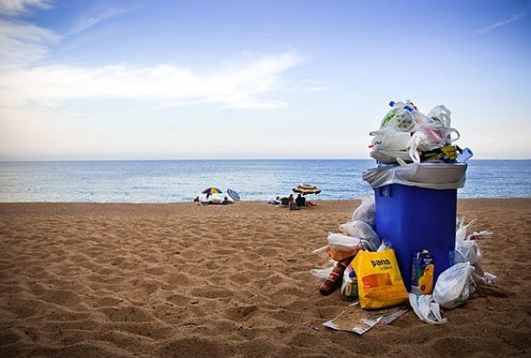 Εθελοντικός καθαρισμός ακτής με αφορμή την Παγκόσμια Ημέρα Περιβάλλοντος 2021.