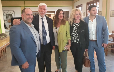 Ο Π.Τατούλης δίπλα στους επιχειρηματίες της Πελοποννήσου