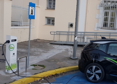 Σταθμοί φόρτισης ηλεκτρικών αυτοκινήτων σε 4 πόλεις της Περιφέρειας Πελοποννήσου