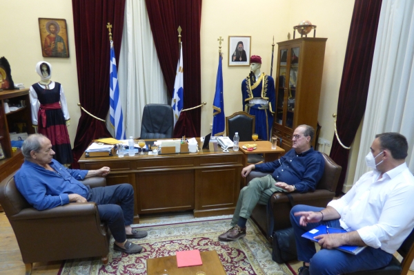 Συνάντηση Δημάρχου Ανατολικής Μάνης με τον Περιφερειάρχη Πελοποννήσου για έργα και παρεμβάσεις στα πυρόπληκτα