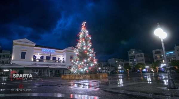 Live-Φωταγώγηση του χριστουγεννιάτικου δέντρου της Σπάρτης